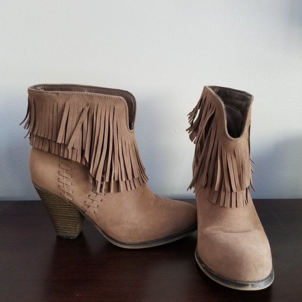 Nature Breeze fringe boots